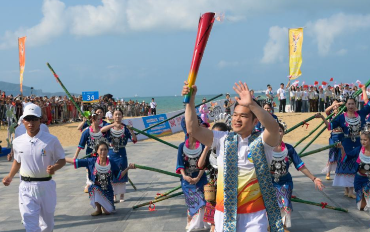第六届亚沙会火炬传递活动在海南三亚举行