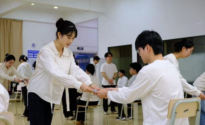 595朵“小茉莉”蓄力待放 青春志愿护航第九届数字中国建设峰会